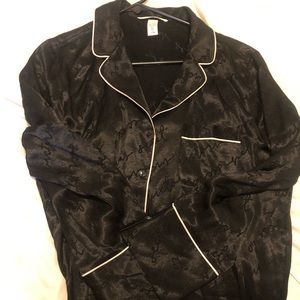 VS Pj shirt & Yoga Pants